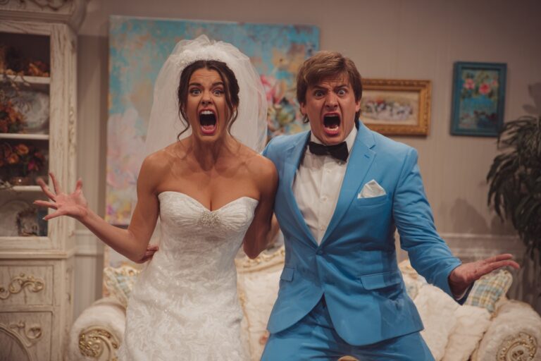 Erholsame Flitterwochen – ein Hochzeitssketch mit einem Augenzwinkern